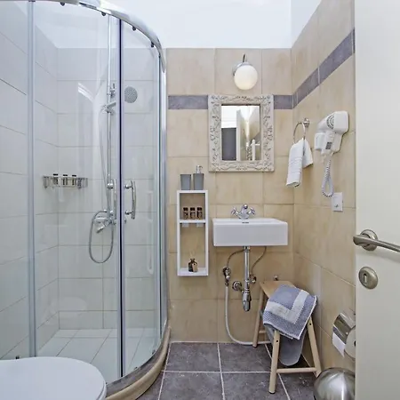 Domus Lux By Konnect Apartment