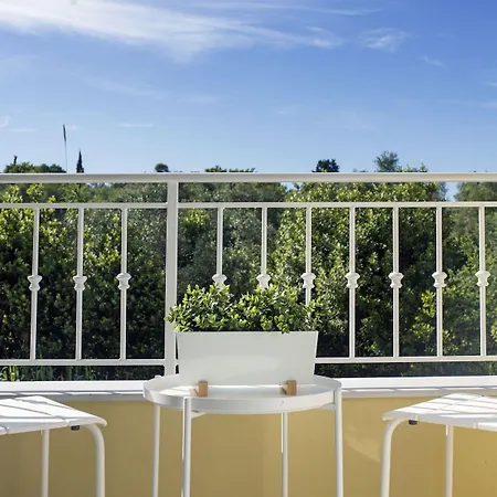 Domus Lux By Konnect Apartman *