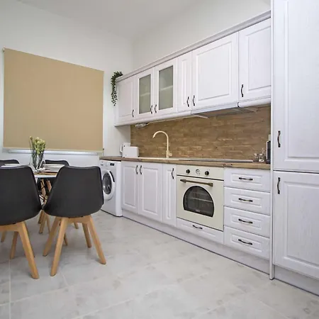 Domus Lux By Konnect Apartman