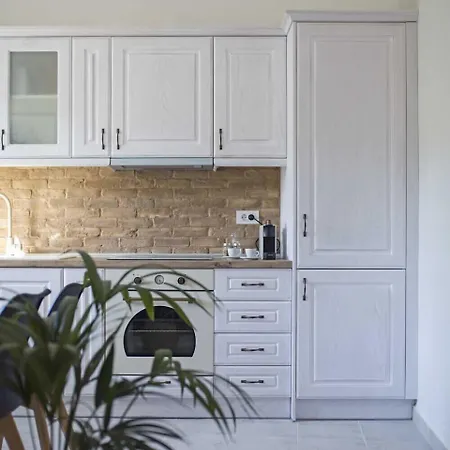 Domus Lux By Konnect Apartman *